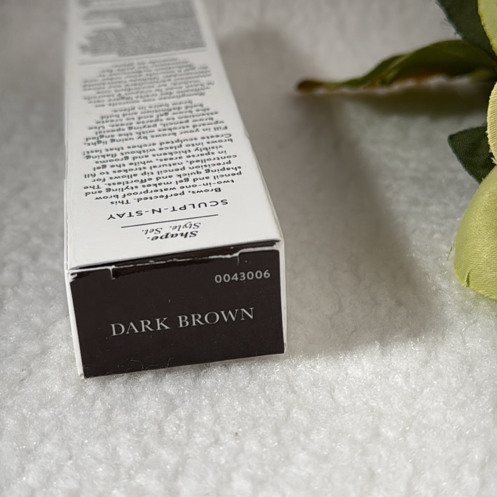 Laura Geller Sculpt-N-Stay Dark Brown Brow Pencil .007 oz. NEW - Picture 4 of 6